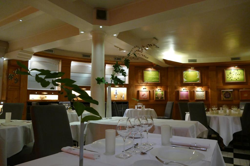 Logis Hotel Le France 빌레-르-락 외부 사진